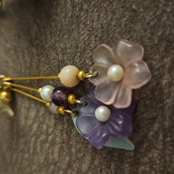 VTG Whimsical Pearl Grape Cluster Floral Stick Post Dangle Earrings - Picture 3 of 4